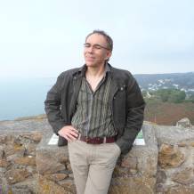 Homme célibataire mons