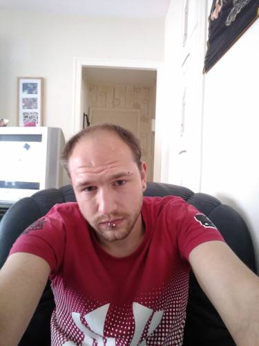 Je cherche un homme un beau garcon