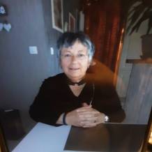 une femme recherche un homme pour une relation à montreuil