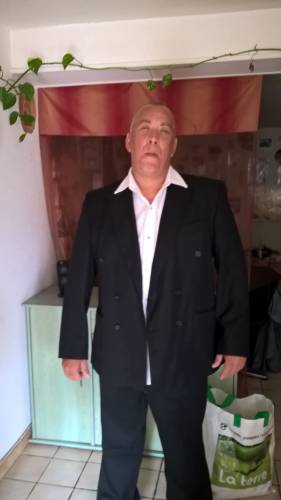 johnny79000 Cherche une gentille petite femme je suis un homme