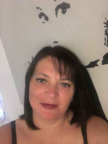 cherche femme pour calin