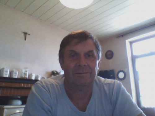 cherche femme pour calin